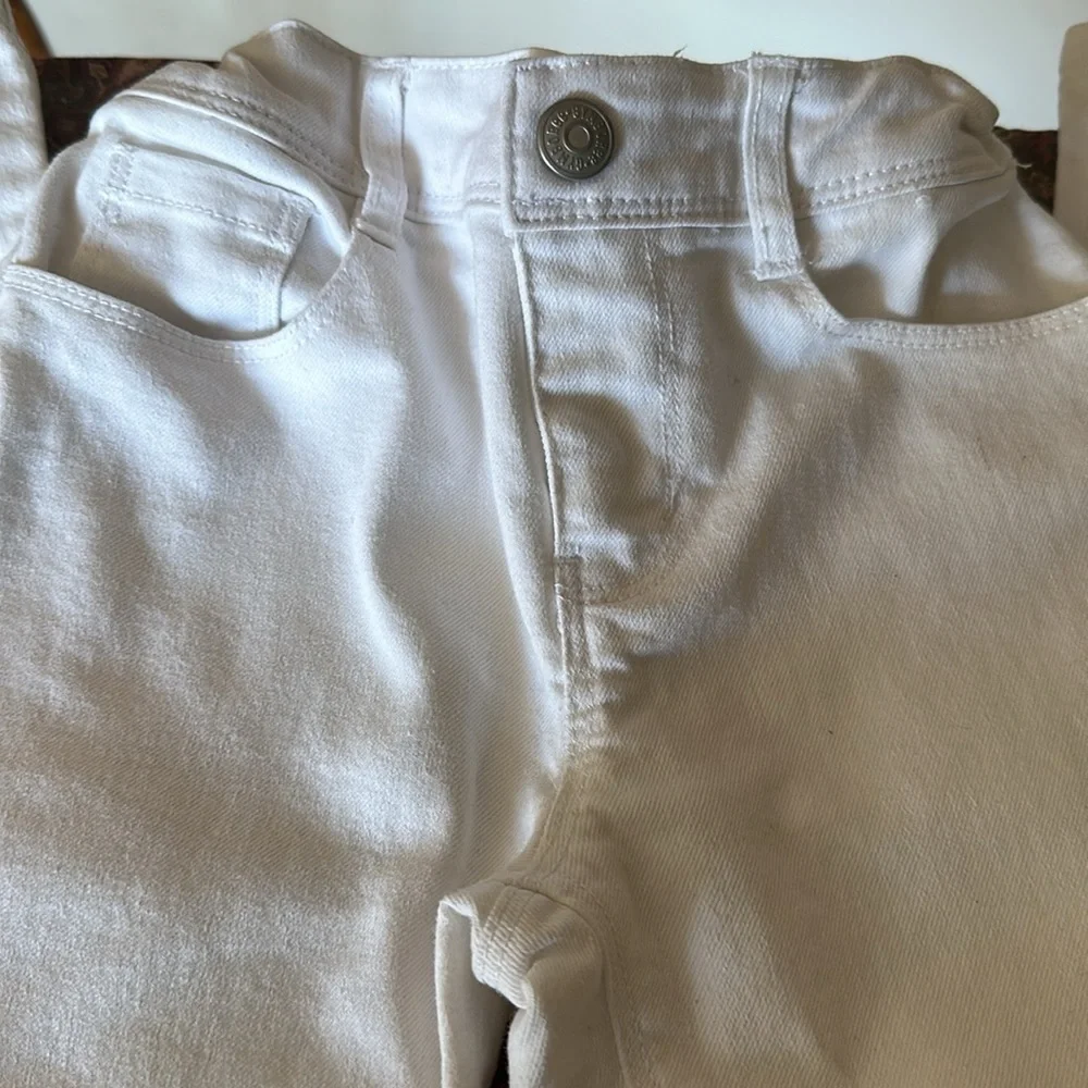 GYMBOREE white size 7 girls jeans.